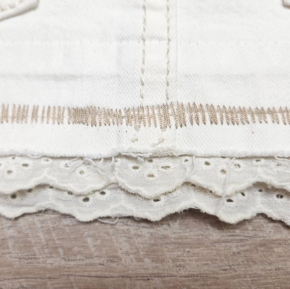 Miss Me Women's Denim MIni Skirt Flap Pockets Eyelet Trim Off White S - Picture 9 of 10